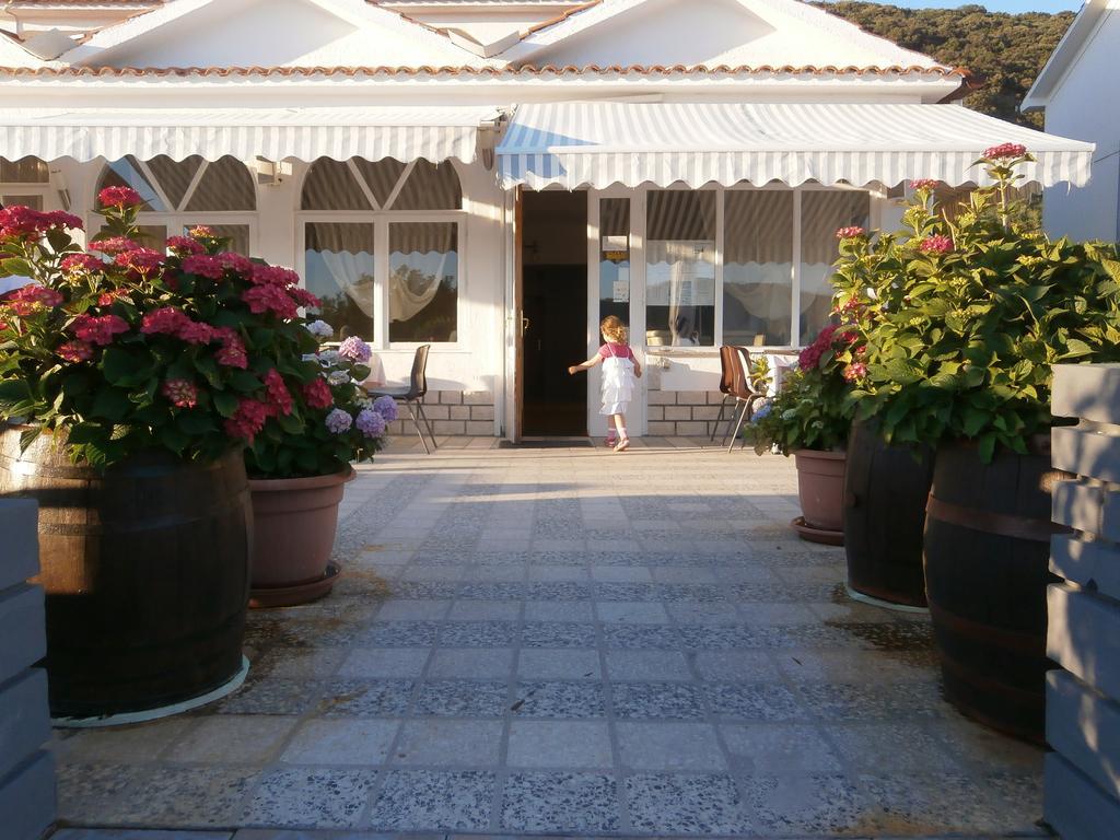 Guest House Galeb Supetarska Draga Extérieur photo
